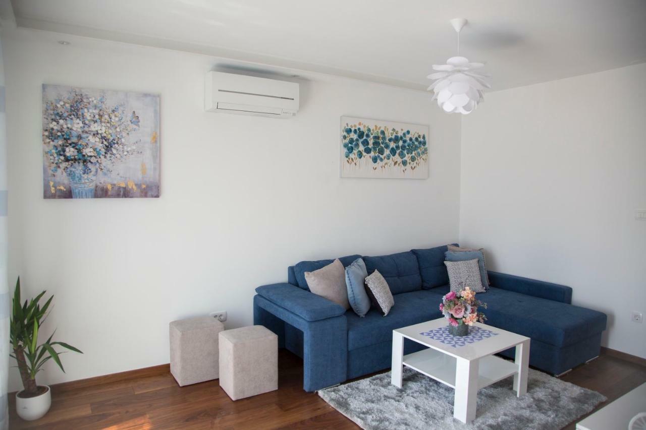 Apartma Tina *